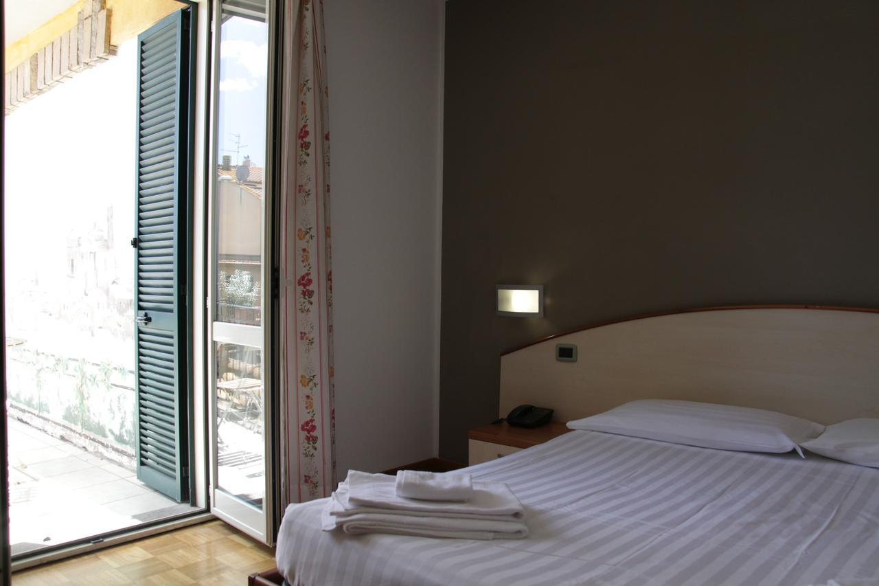 Albergo Da Benedetta Vetralla Eksteriør billede