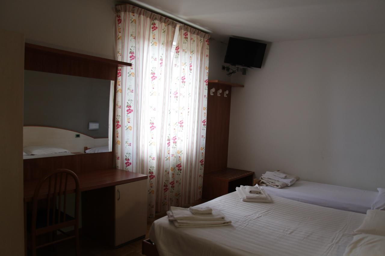 Albergo Da Benedetta Vetralla Eksteriør billede
