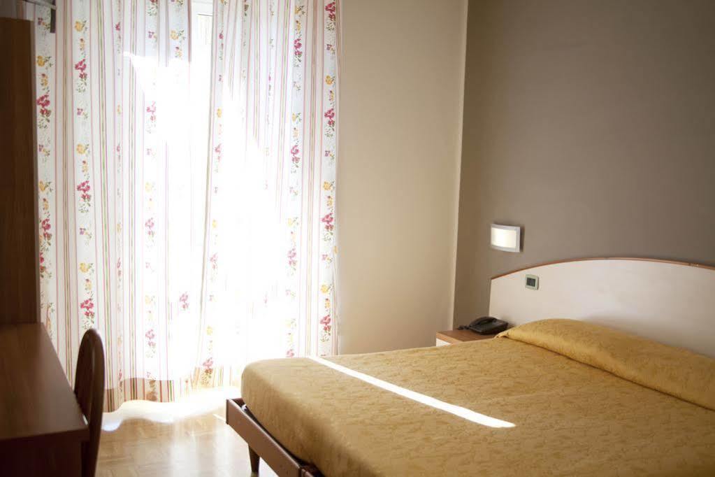 Albergo Da Benedetta Vetralla Eksteriør billede