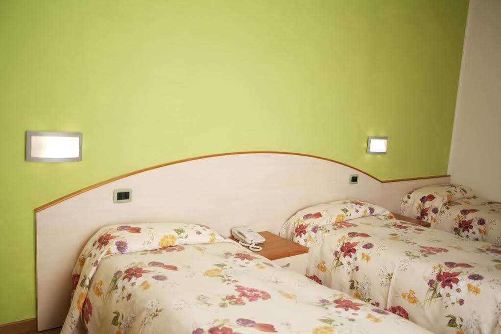 Albergo Da Benedetta Vetralla Eksteriør billede